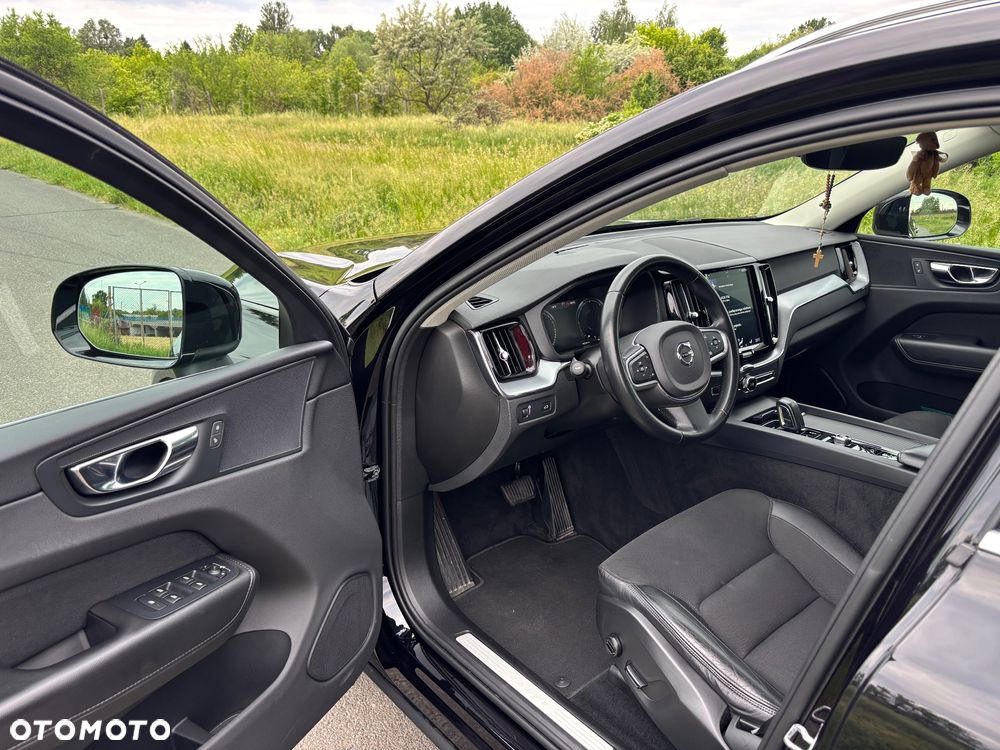 Volvo XC 60 B4 D AWD Momentum Pro - 12