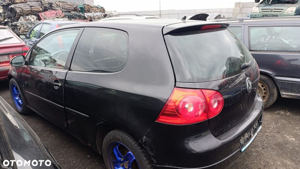 36005 VW golf V model od 03-09 silnik 1.9 TDI 105 km BXE skrzynia JCR lakier LC9Z - 9