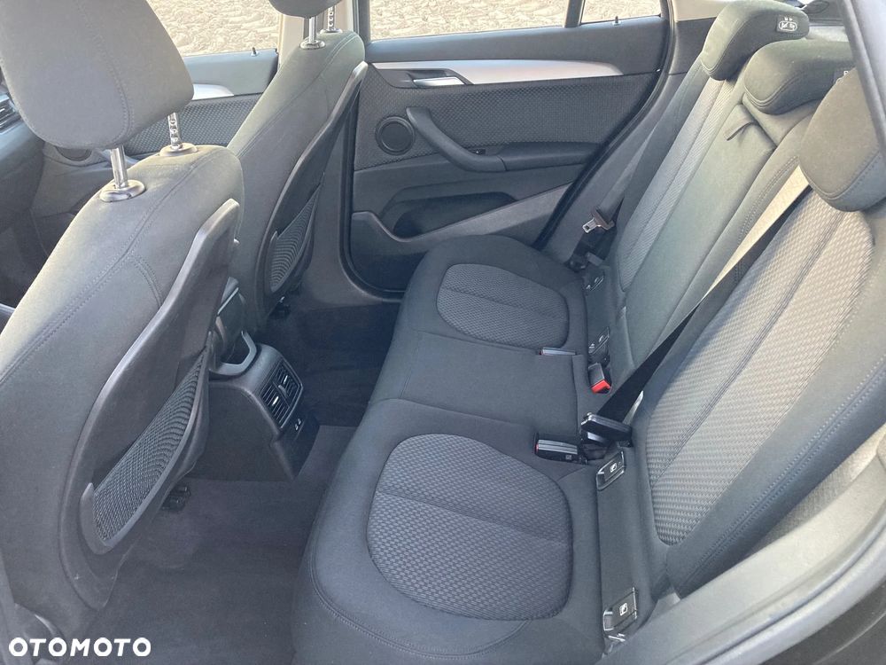 BMW X1 sDrive18i Advantage - 20