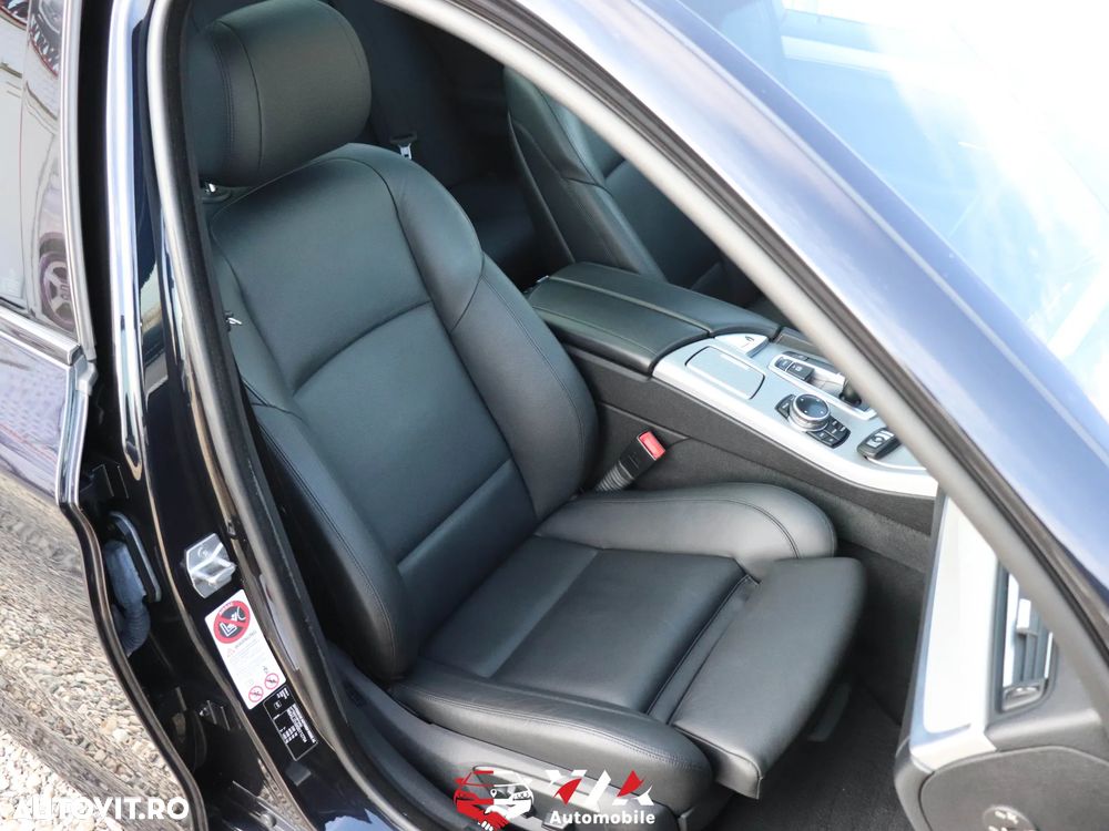BMW Seria 5 520d Sport-Aut. - 32