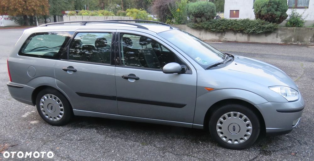 Ford Focus 1.8 Trend - 17