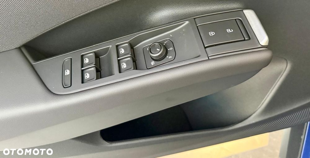 Volkswagen T-Roc - 19