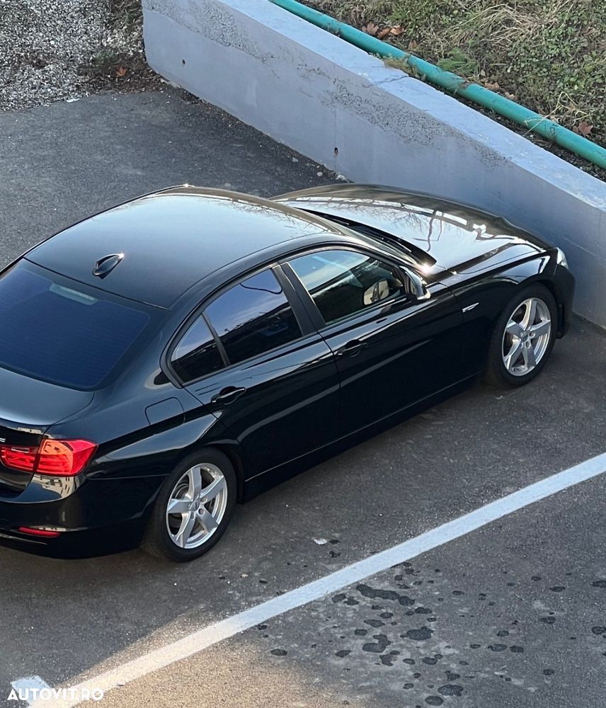 BMW Seria 3 320d - 12