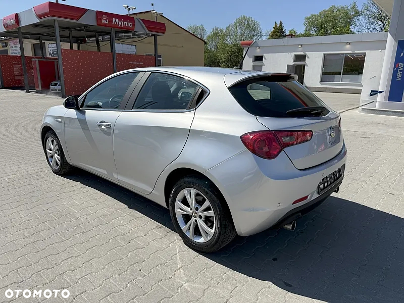 Alfa Romeo Giulietta 2.0 JTDM 16V Turismo - 6