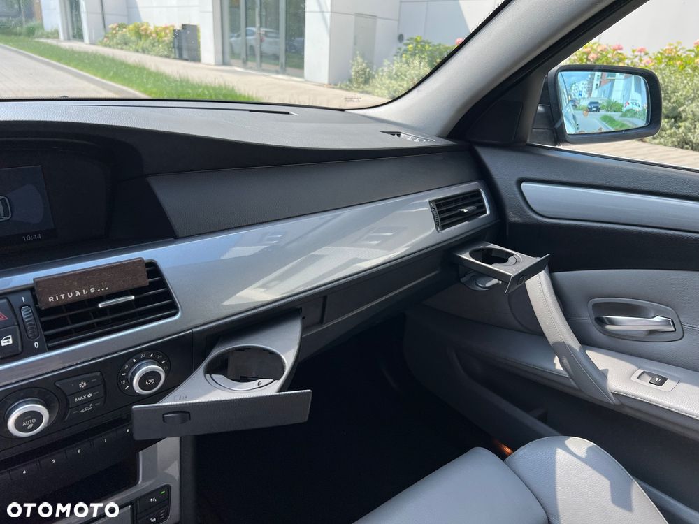 BMW Seria 5 520d - 14