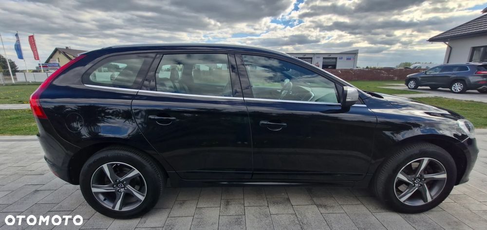 Volvo XC 60 D4 Drive-E R-Design Momentum - 4