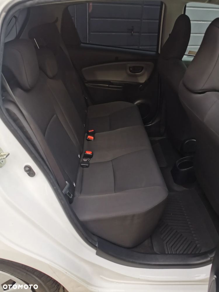Toyota Yaris 1.5 Active - 17