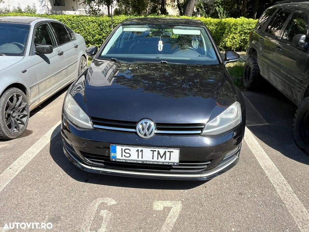 Volkswagen Golf - 1