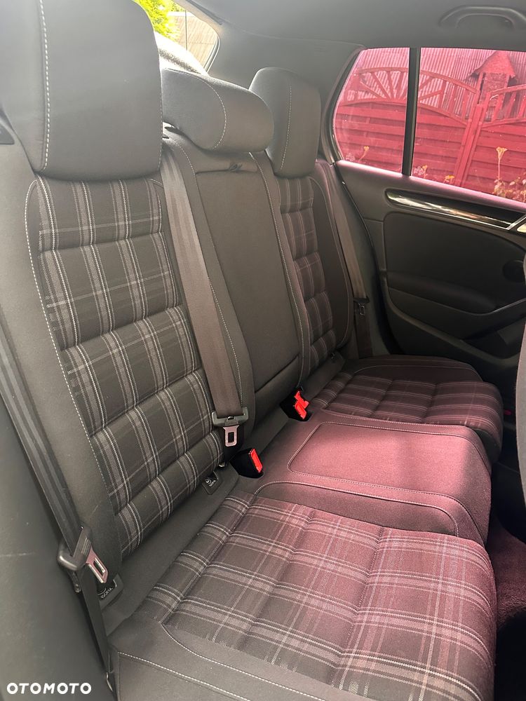 Volkswagen Golf - 18