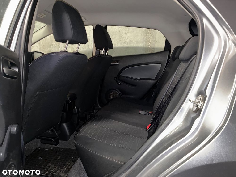 Mazda 2 - 18