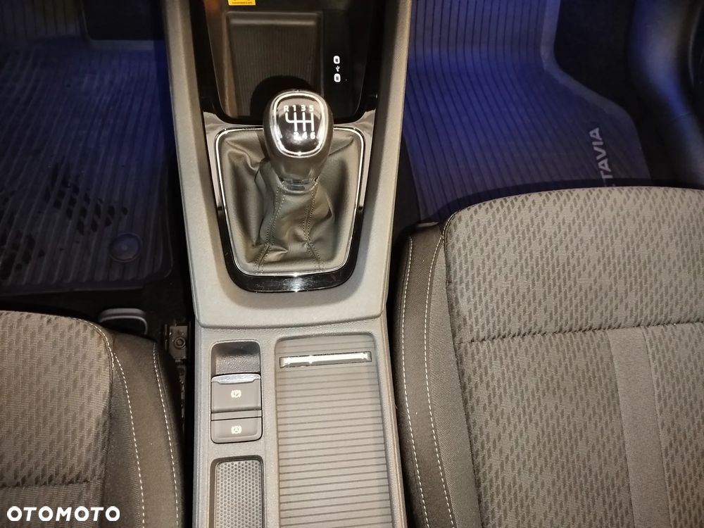 Skoda Octavia 1.5 TSI ACT Style - 22