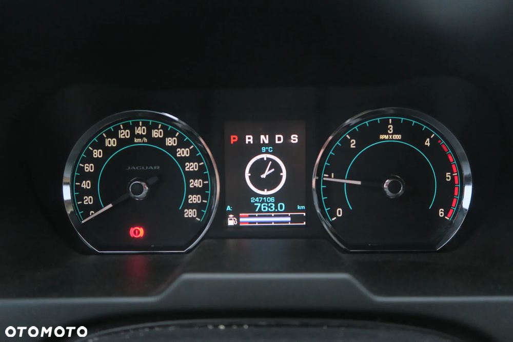 Jaguar XF 2.2 D Premium Luxury - 13