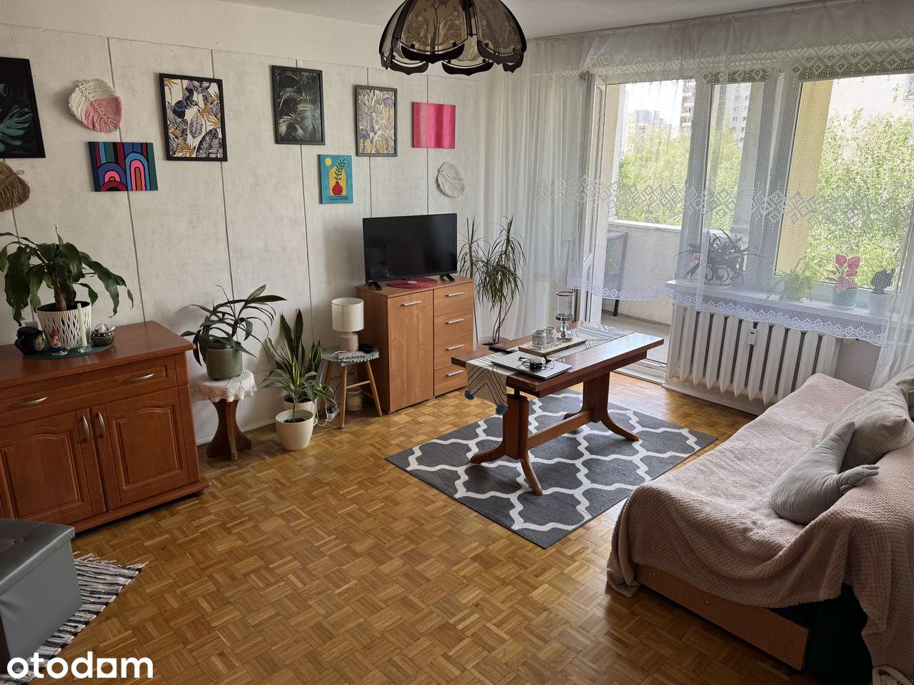 Kawalerka 31,9 m² z oddzielną kuchnią, balkonem i piwnicą Bezpośrednio