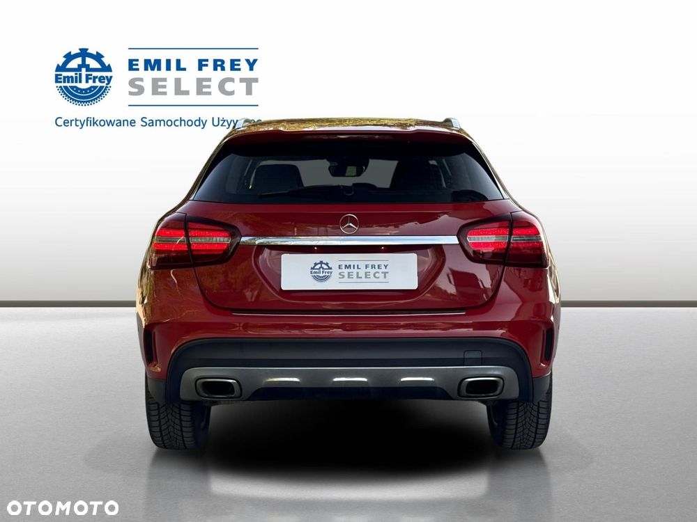 Mercedes-Benz GLA - 5