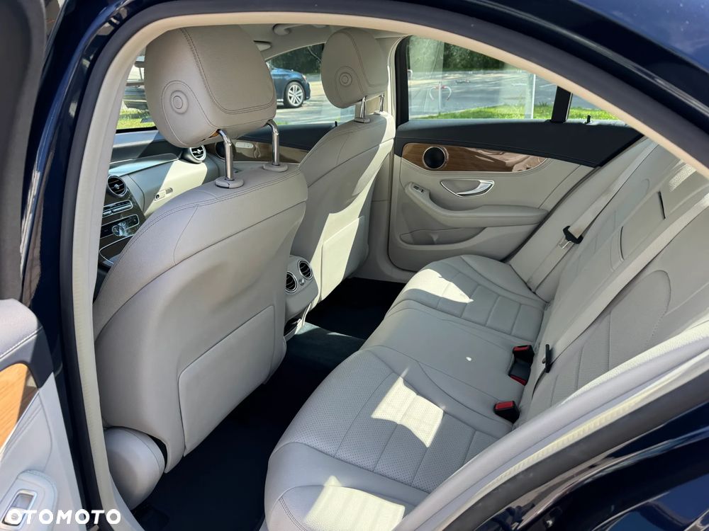 Mercedes-Benz Klasa C 180 7G-TRONIC - 4