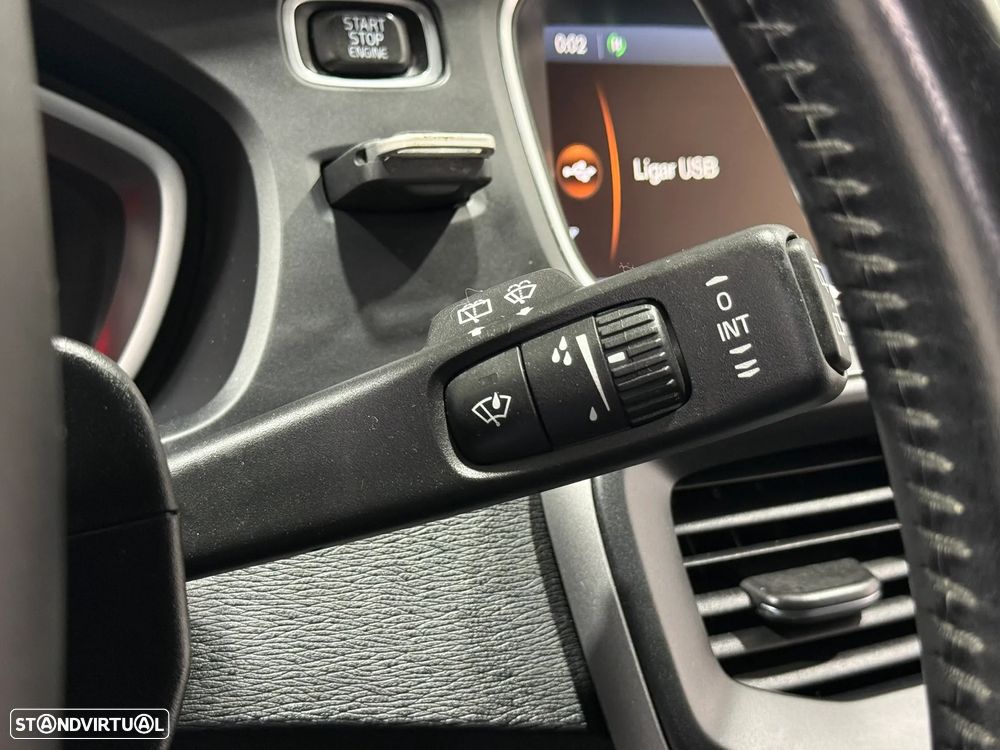 Volvo V40 Cross Country D2 Momentum - 26