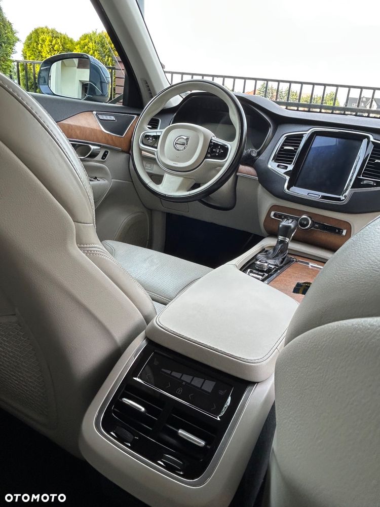 Volvo XC 90 - 11