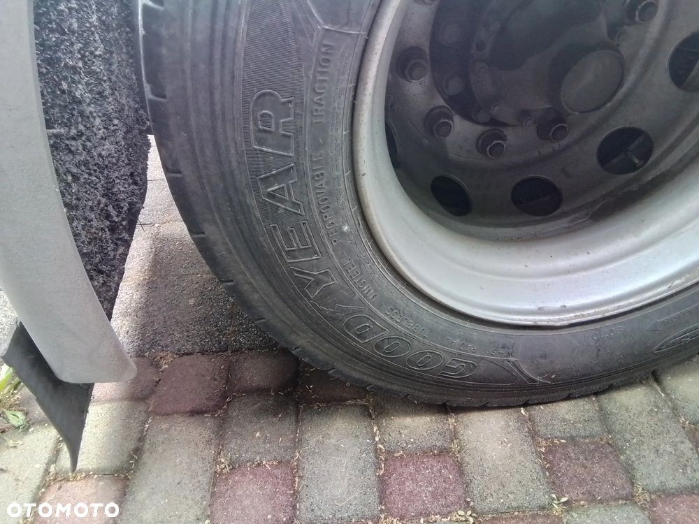 Opony 315/60/22,5 tył - 2