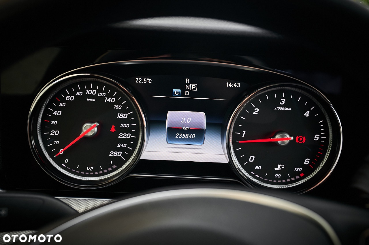 Mercedes-Benz Klasa E 200 d 9G-TRONIC - 32