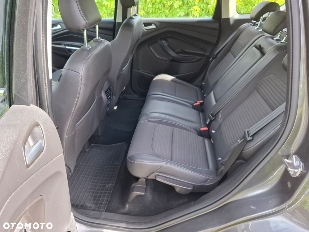 Ford Kuga 1.5 TDCi 2x4 Titanium - 19
