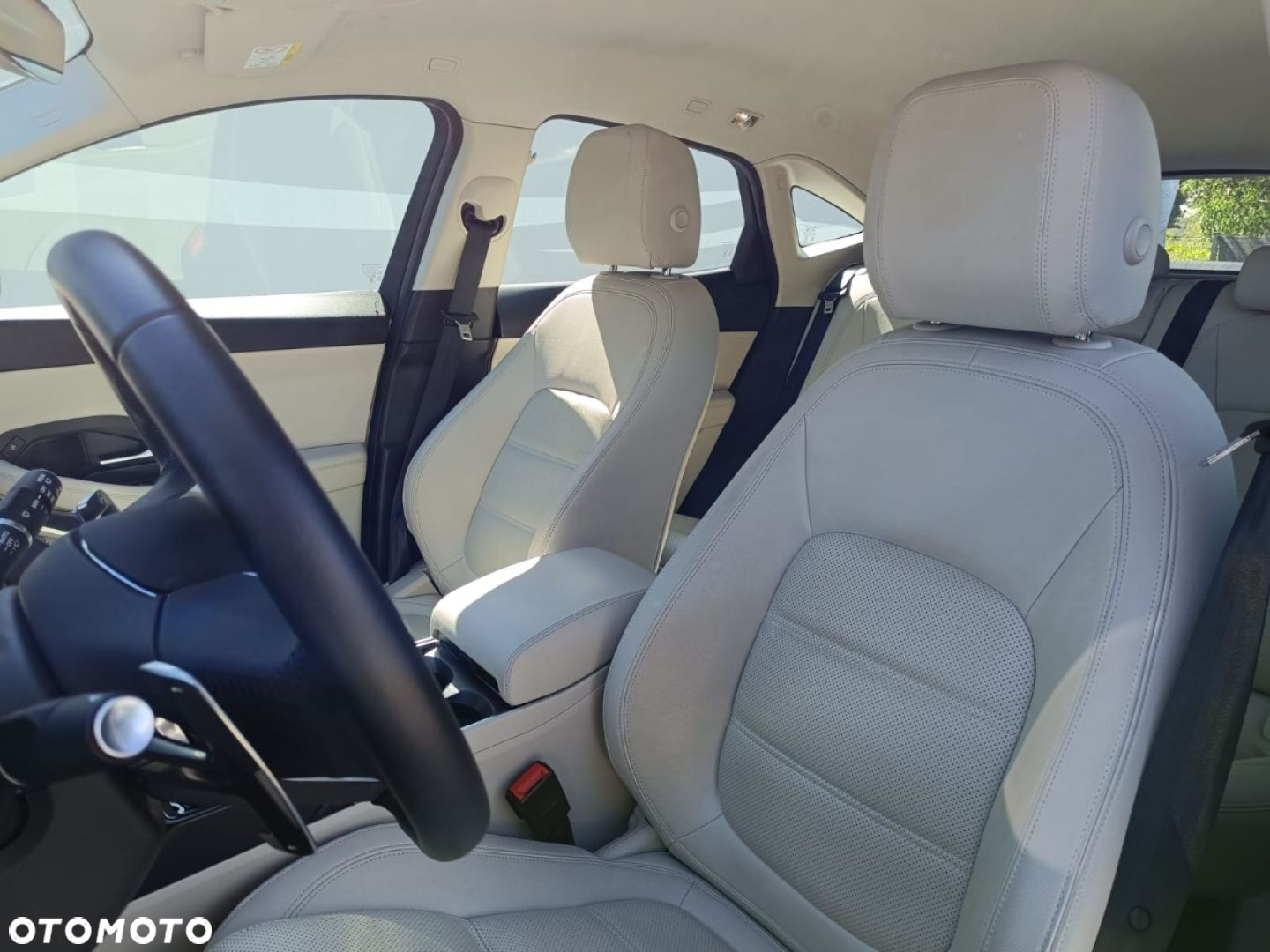 Jaguar E-Pace - 27