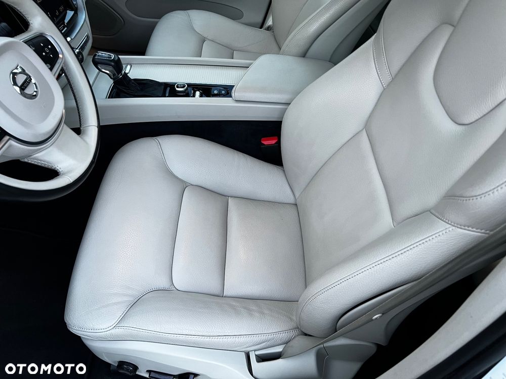 Volvo XC 60 T5 AWD Geartronic Momentum - 29