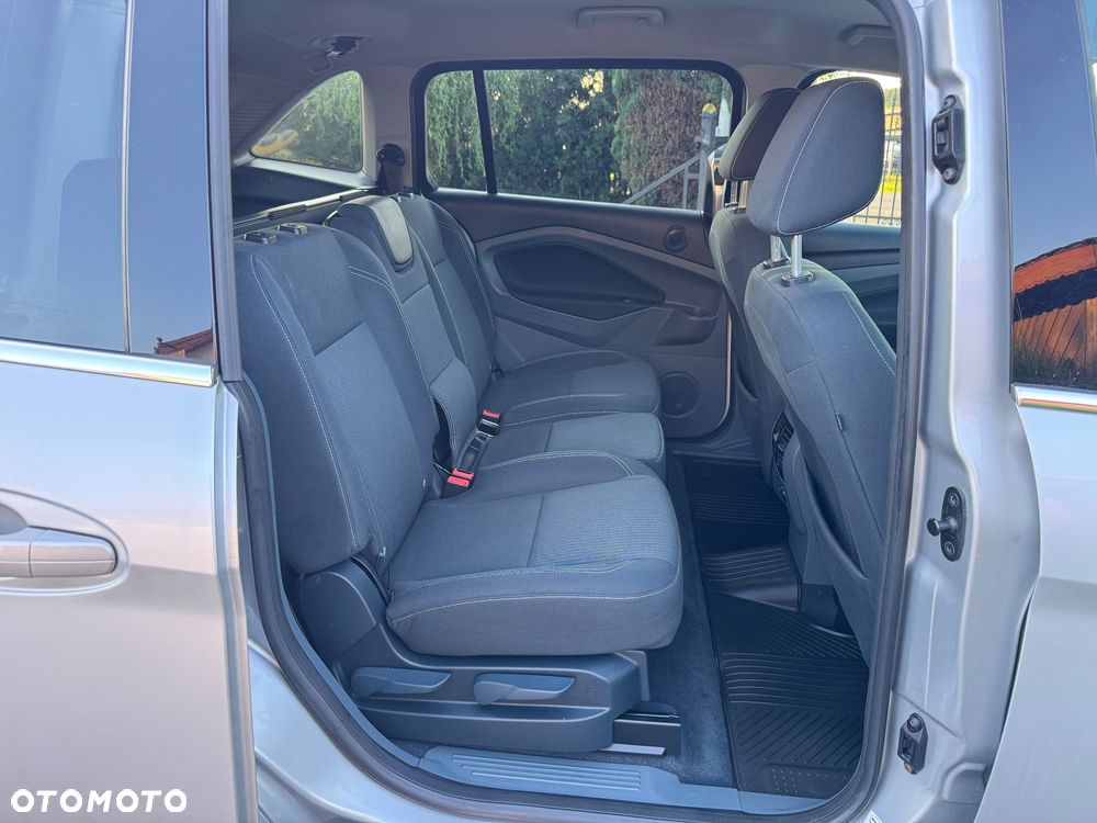 Ford Grand C-MAX - 12