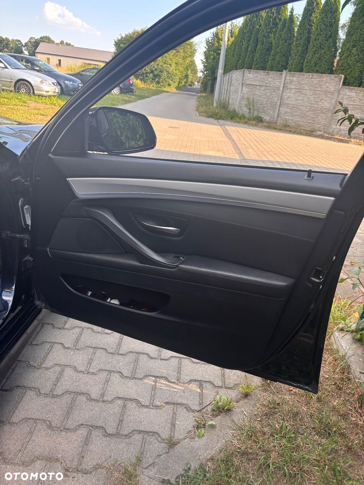 BMW Seria 5 520d Luxury Line - 29