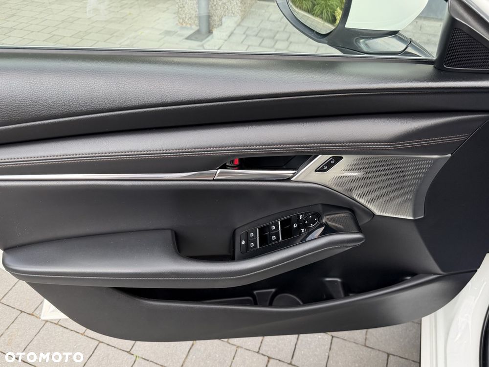 Mazda 3 e-SKYACTIV-G 122 M HYBRID DRIVE EXCLUSIVE-LINE - 33