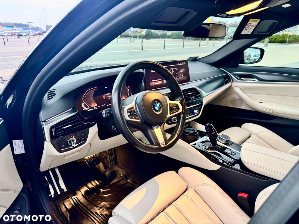 BMW Seria 5 520i mHEV M Sport sport - 13