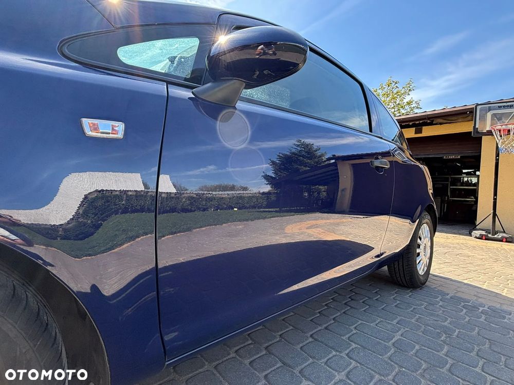 Opel Corsa 1.4 Enjoy - 12