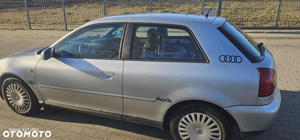 Audi A3 3-drzwiowe 1.6 Ambiente - 2