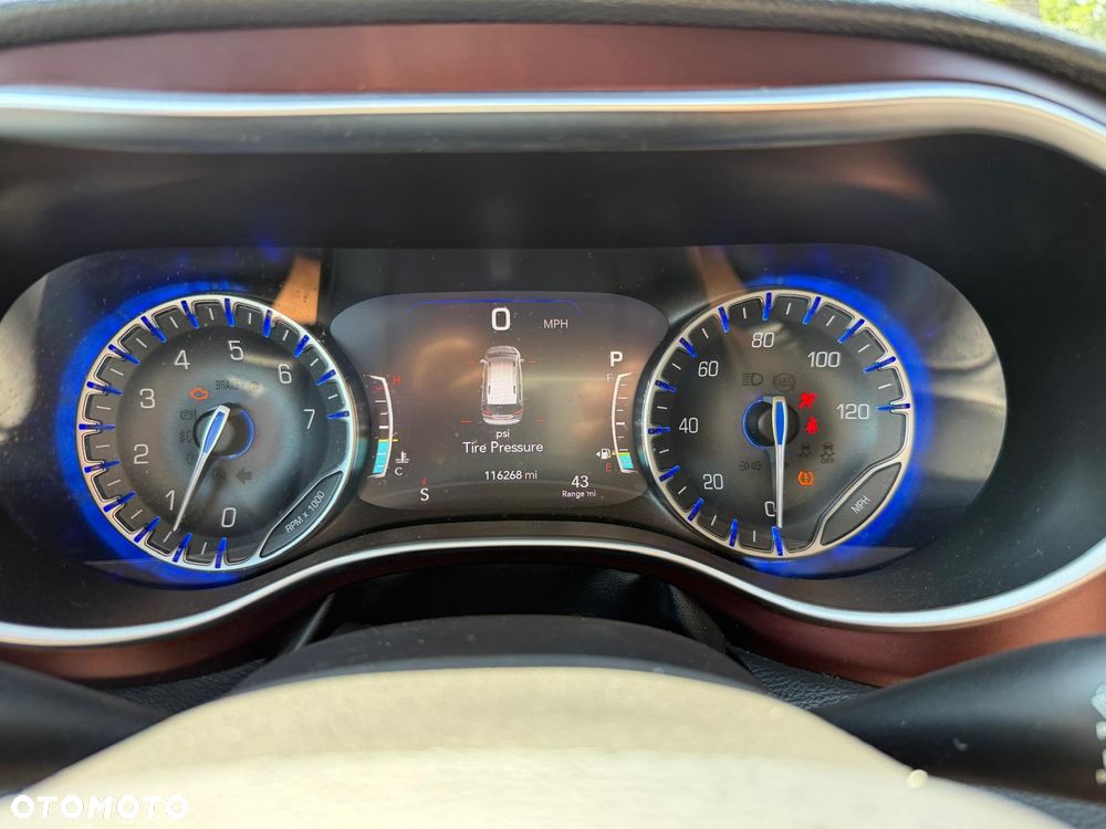 Chrysler Pacifica - 25