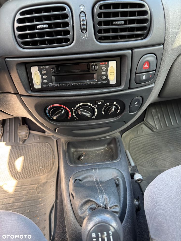 Renault Megane 1.4 RN 16V (klm) - 10