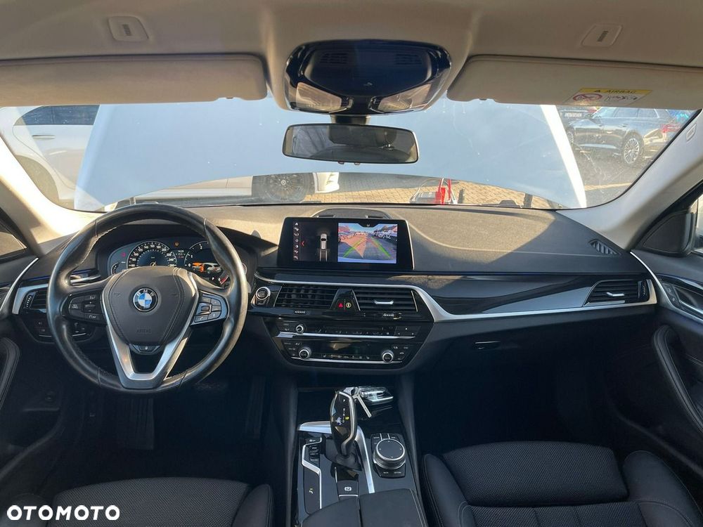 BMW Seria 5 520d xDrive Sport Line - 11