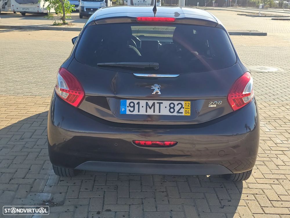 Peugeot 208 2012 photo 5