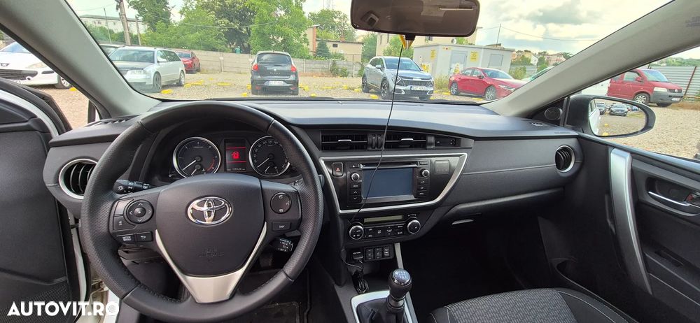Toyota Auris - 18