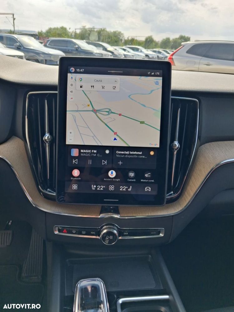 Volvo XC 60 B5 AT AWD MHEV Plus Dark - 12