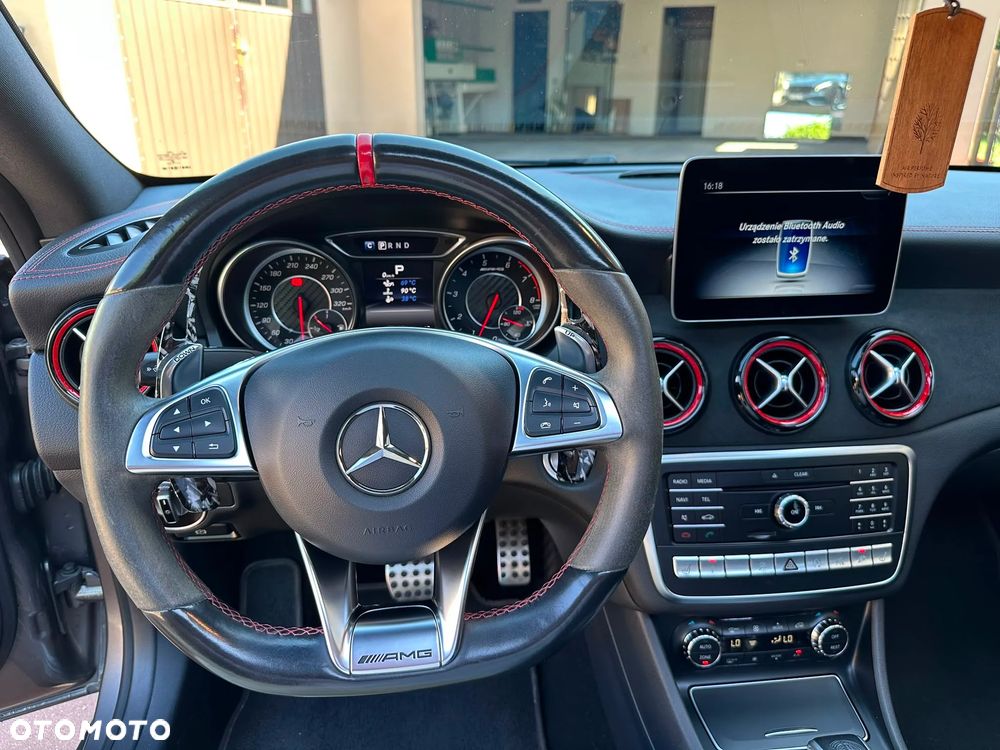 Mercedes-Benz CLA - 13