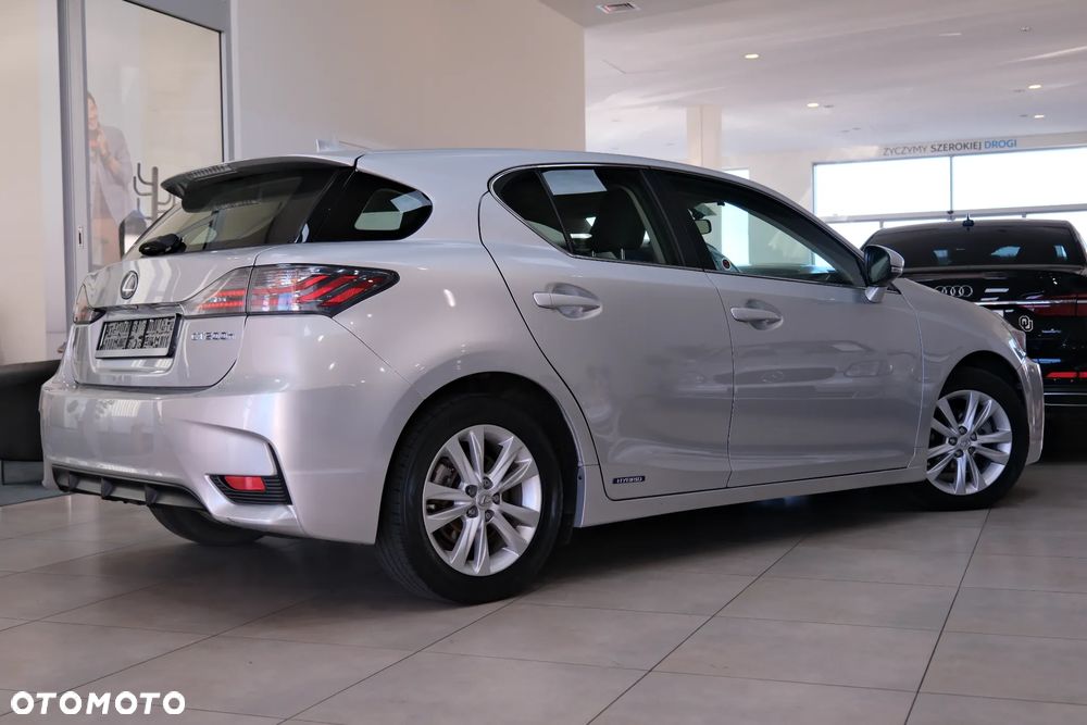 Lexus CT - 10