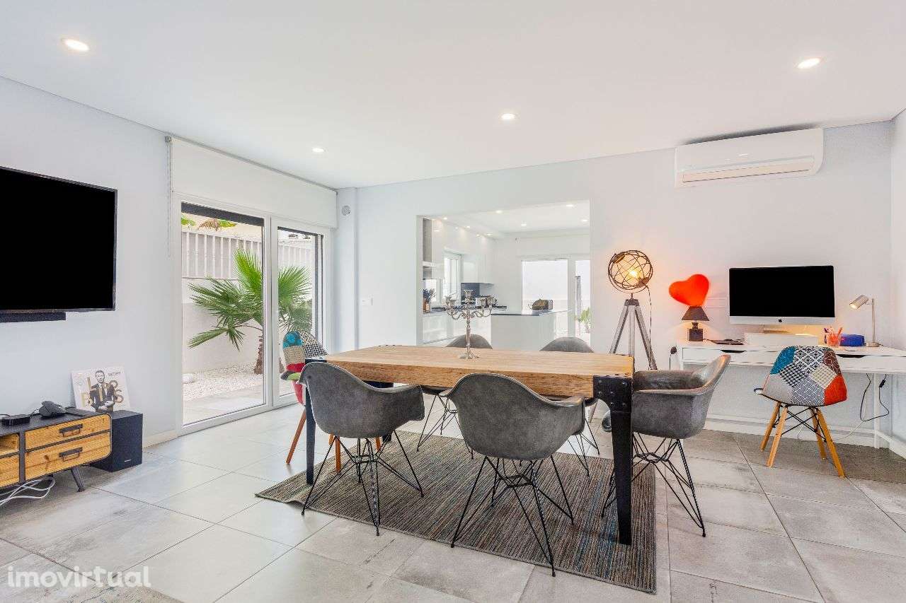 Moradia de sonho na Sol e Mar, Charneca Caparica - Grande imagem: 2/24