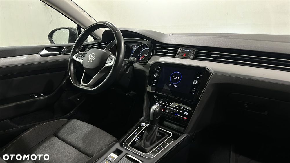 Volkswagen Passat - 15