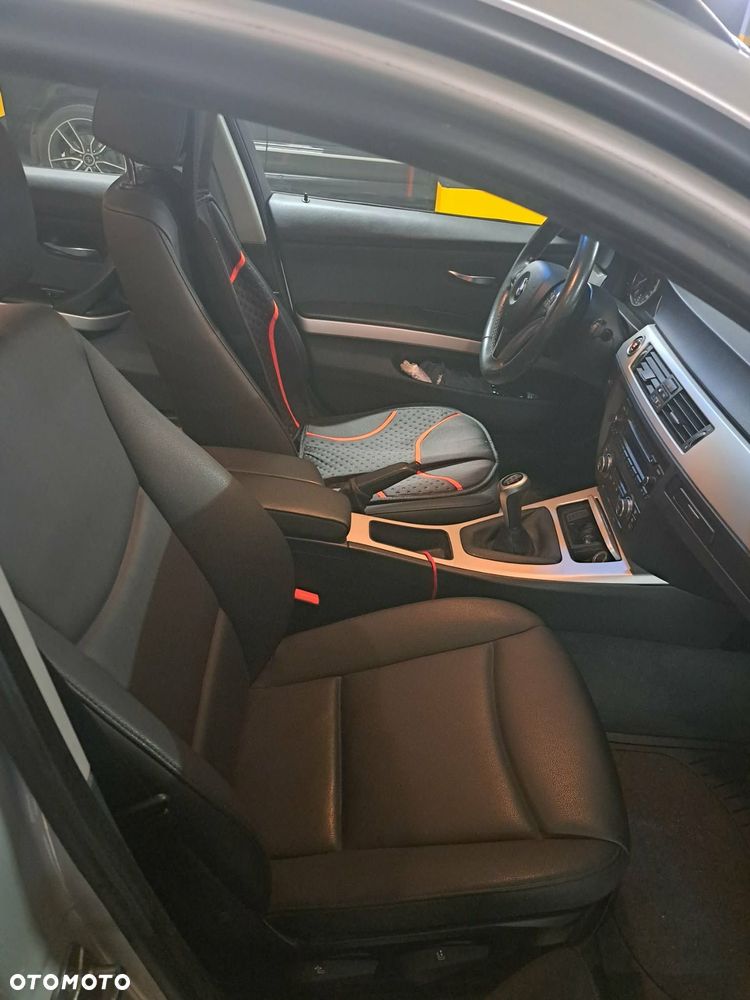 BMW Seria 3 318d - 10