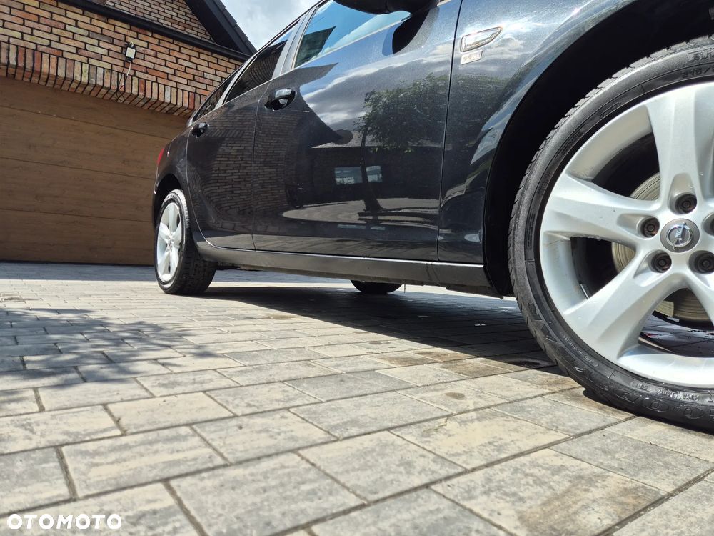 Opel Astra 1.4 Turbo 150 Jahre - 17