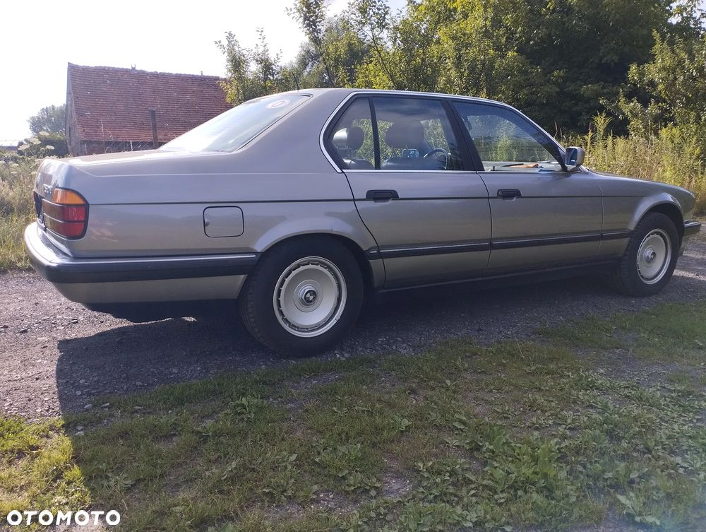BMW Seria 7 750i - 10
