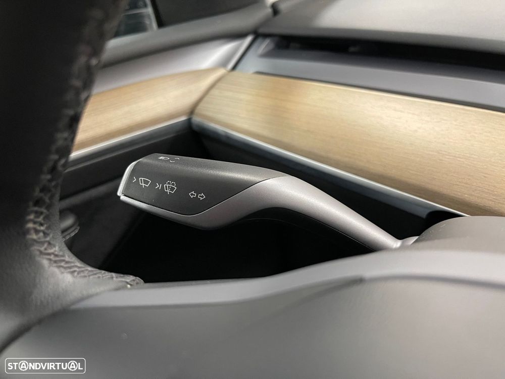 Tesla Model Y Standard - 33