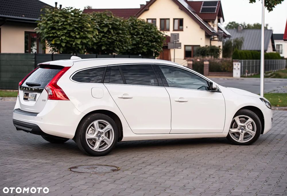 Volvo V60 D3 Geartronic Summum - 14