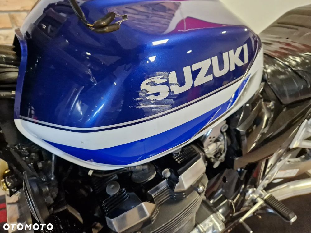Suzuki GSX - 26