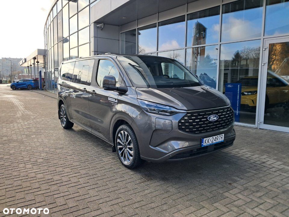 Ford Tourneo Custom - 2