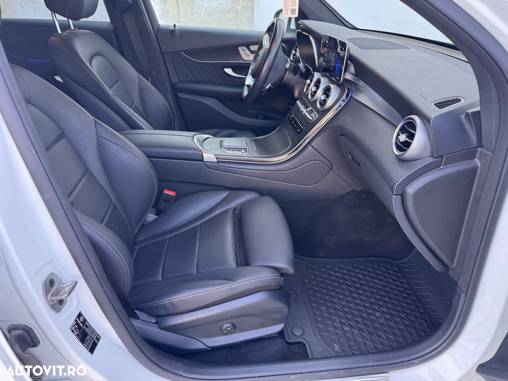 Mercedes-Benz GLC Coupe 300 e 4Matic 9G-TRONIC AMG Line Plus - 7